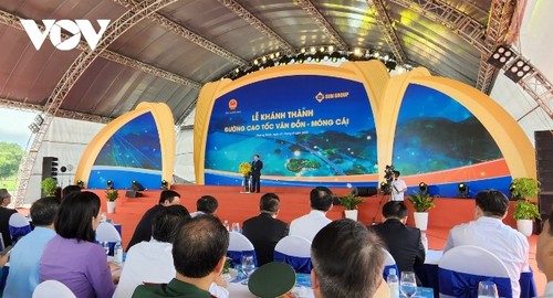 Thủ tướng Phạm Minh Chính dự lễ khánh thành Tuyến đường cao tốc Vân Đồn-Móng Cái (tỉnh Quảng Ninh) - ảnh 2