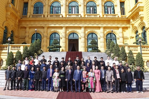 Chủ tịch nước gặp mặt đại biểu người có uy tín tiêu biểu tỉnh Hà Giang - ảnh 2