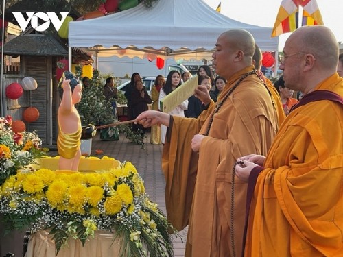 Lan tỏa văn hóa truyền thống thông qua Đại lễ Phật Đản tại CH Czech - ảnh 1