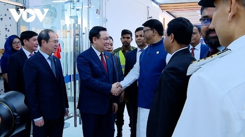 Chủ tịch Quốc hội đến Thủ đô Dhaka, bắt đầu chuyến thăm chính thức Bangladesh - ảnh 1