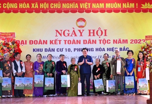 Chủ tịch Quốc hội Vương Đình Huệ dự Ngày hội Đại đoàn kết toàn dân tộc tại Đà Nẵng - ảnh 1