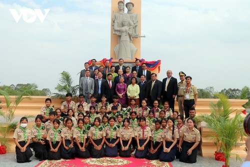 Khánh thành Đài Hữu nghị Việt Nam-Campuchia tỉnh Svay Rieng - ảnh 2
