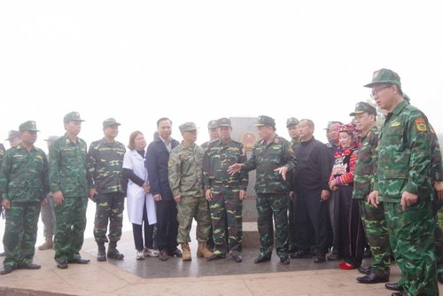 Đoàn đại biểu biểu cấp cao Quốc phòng 3 nước Việt Nam - Lào - Trung Quốc kiểm tra cột mốc 0 - ảnh 1