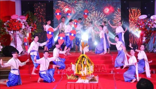 Lãnh đạo Việt Nam gửi thư chúc mừng năm mới tới lãnh đạo Lào và Campuchia - ảnh 1