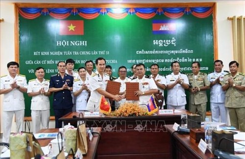 Hải quân Việt Nam-Campuchia rút kinh nghiệm tuần tra chung lần thứ 33 - ảnh 1