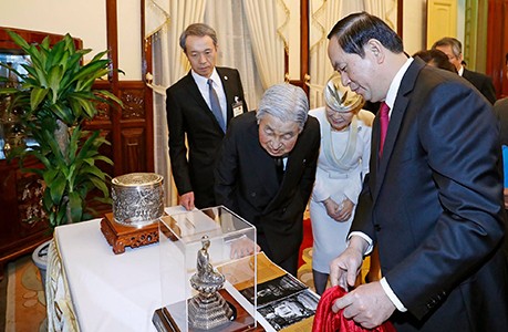Món quà đặc biệt Chủ tịch nước Trần Đại Quang trao tặng Nhà vua và Hoàng hậu Nhật Bản - ảnh 1