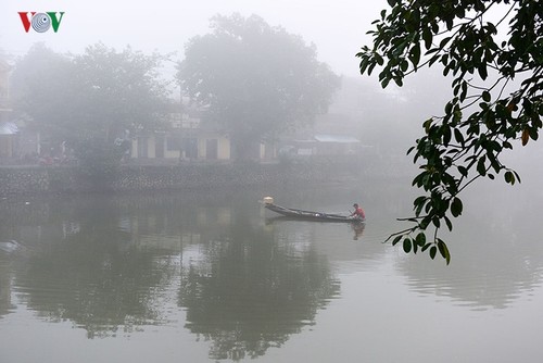Breathtaking scenery of ancient Hue amid fog in late winter - ảnh 12