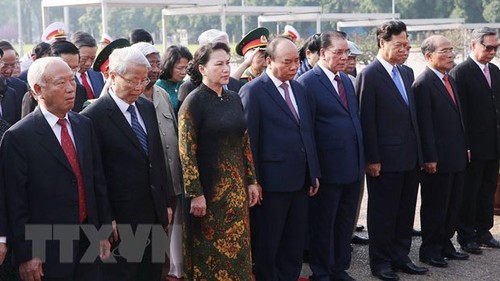 Lãnh đạo Đảng, Nhà nước và nhân dân tưởng nhớ Chủ tịch Hồ Chí Minh - ảnh 2