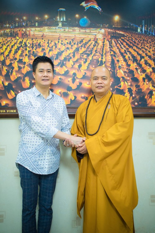 Quang Dũng gửi tặng 10.000 đĩa nhạc "Ca dao mẹ" đến các chùa trong và ngoài nước - ảnh 6