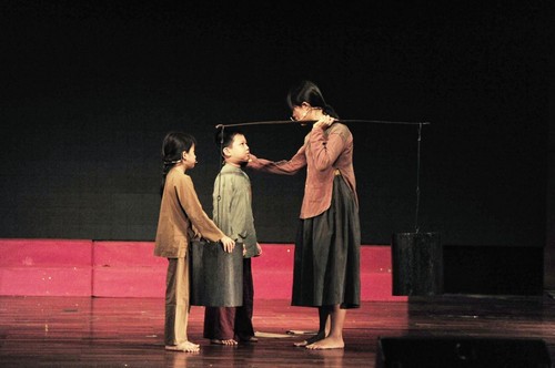 "Muôn vàn tình thương yêu" - Xúc động câu chuyện Bác đến thăm gia đình nghèo nhất Hà Nội - ảnh 2