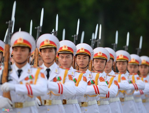 Nghi lễ thượng cờ ngày Quốc khánh 2/9 ở Lăng Chủ tịch Hồ Chí Minh - ảnh 2