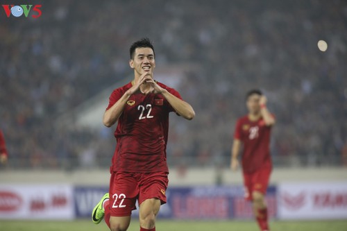 TRỰC TIẾP ĐT Việt Nam 1 - 0 UAE: Tiến Linh xuất thần lập siêu phẩm - ảnh 4