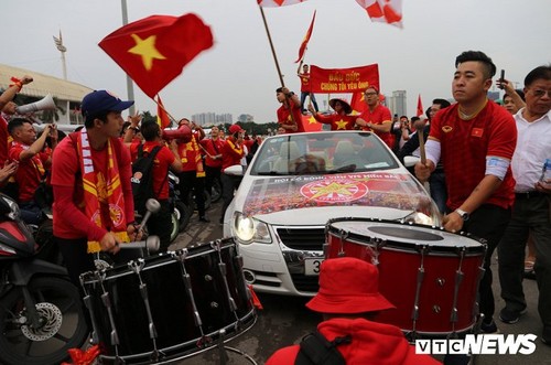 TRỰC TIẾP ĐT Việt Nam 1 - 0 UAE: Tiến Linh xuất thần lập siêu phẩm - ảnh 13
