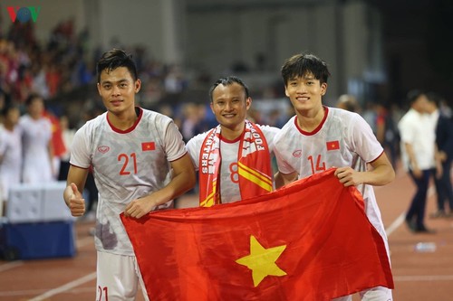 Cận cảnh: U22 Việt Nam ăn mừng cảm xúc sau khi giành HCV SEA Games 30 - ảnh 9