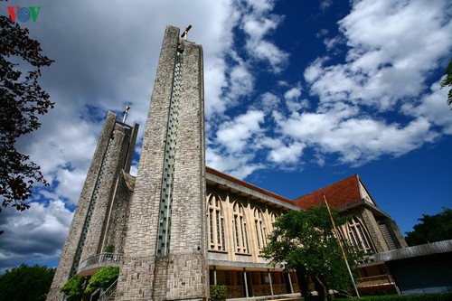 Nhà thờ Phủ Cam – dấu ấn kiến trúc hiện đại ở thành phố Huế - ảnh 6