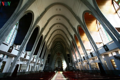 Nhà thờ Phủ Cam – dấu ấn kiến trúc hiện đại ở thành phố Huế - ảnh 9