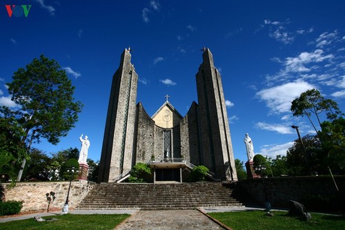 Nhà thờ Phủ Cam – dấu ấn kiến trúc hiện đại ở thành phố Huế - ảnh 18