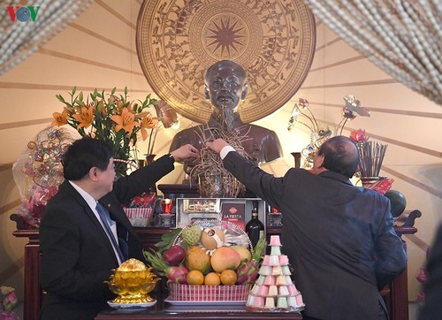 Hình ảnh: Thủ tướng Nguyễn Xuân Phúc thăm và làm việc với VOV - ảnh 2