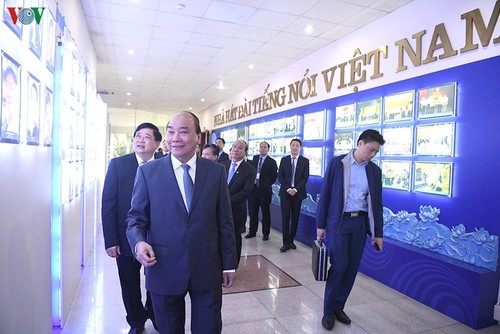 Hình ảnh: Thủ tướng Nguyễn Xuân Phúc thăm và làm việc với VOV - ảnh 3