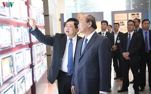 Hình ảnh: Thủ tướng Nguyễn Xuân Phúc thăm và làm việc với VOV - ảnh 6