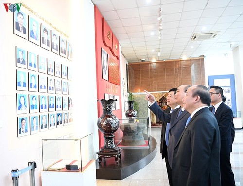 Hình ảnh: Thủ tướng Nguyễn Xuân Phúc thăm và làm việc với VOV - ảnh 7