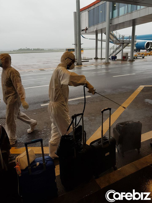 Câu chuyện của hành khách trên chuyến bay cuối cùng rời khỏi châu Âu: Quan trọng nhất là có về được Việt Nam hay không! - ảnh 5