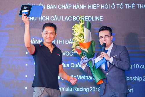 32 tay đua Việt Nam được trao bằng đua ô tô thể thao - ảnh 5