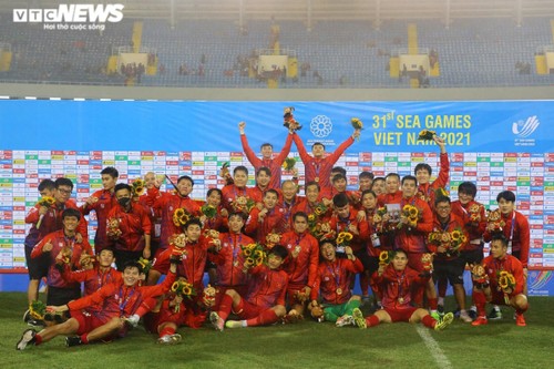 HLV Park Hang Seo lặng người phút chia tay U23 Việt Nam sau kỳ tích SEA Games - ảnh 12