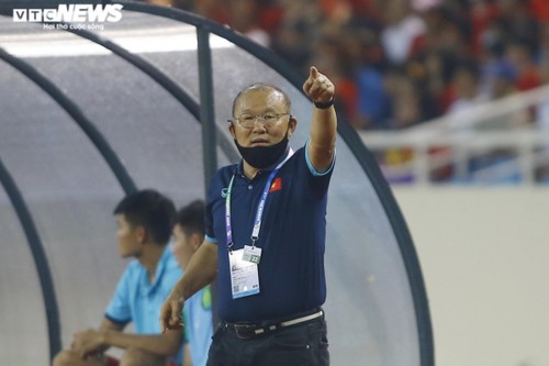 HLV Park Hang Seo lặng người phút chia tay U23 Việt Nam sau kỳ tích SEA Games - ảnh 9