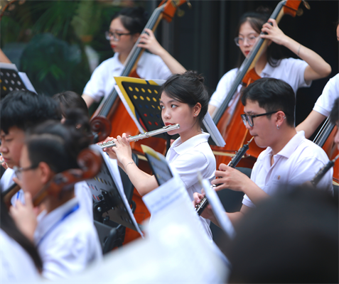 Classical music brought closer to Vietnamese audience - ảnh 1