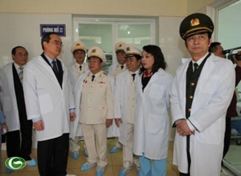 Actividades en saludo al Día de los Médicos vietnamitas  - ảnh 2