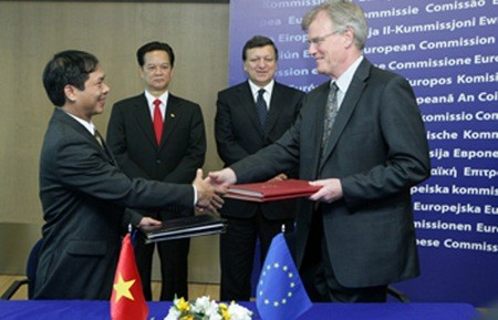 Relaciones Vietnam- Unión Europea adquieren nuevo nivel con la firma del PCA - ảnh 1