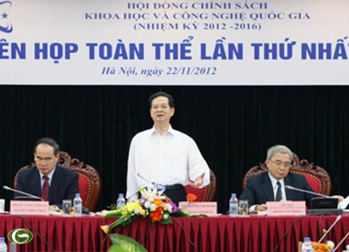 Analizan medidas para el despegue científico- tecnológico de Vietnam - ảnh 1