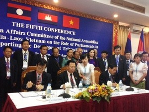 Parlamentos de Vietnam, Laos y Cambodia apoyan el Triángulo de Desarrollo - ảnh 1