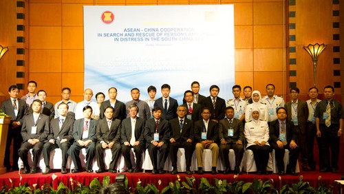 La ASEAN y China impulsan la cooperación bilateral en la búsqueda y la ayuda en el Mar Oriental - ảnh 1