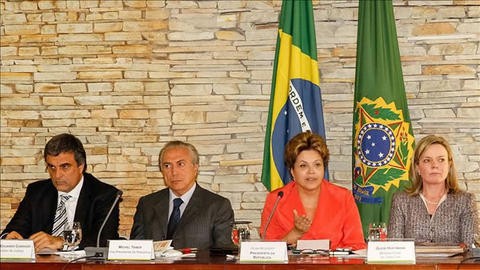 Dilma Rousseff propone cinco puntos para plebiscito sobre reforma política - ảnh 1