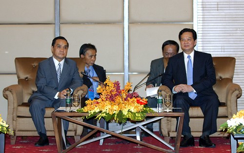 Vietnam y Laos construyen fronteras de paz, amistad y cooperación - ảnh 1