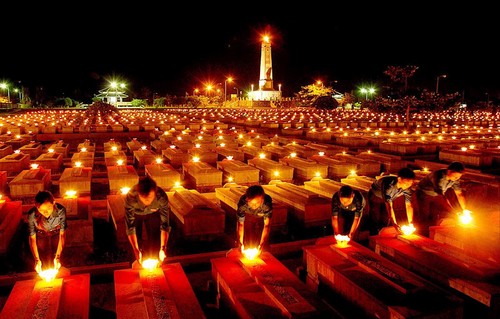 Ciudad Ho Chi Minh rinde tribute a caídos por la Patria - ảnh 1