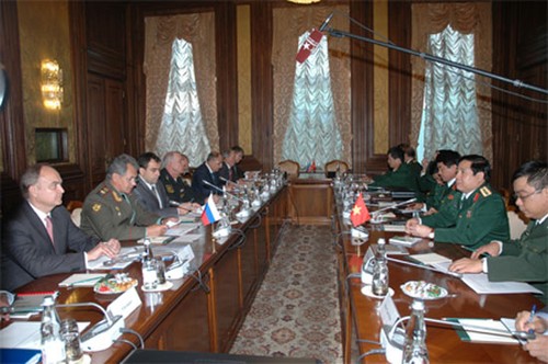 Visita a Rusia de ministro vietnamita reforzará cooperación bilateral - ảnh 1