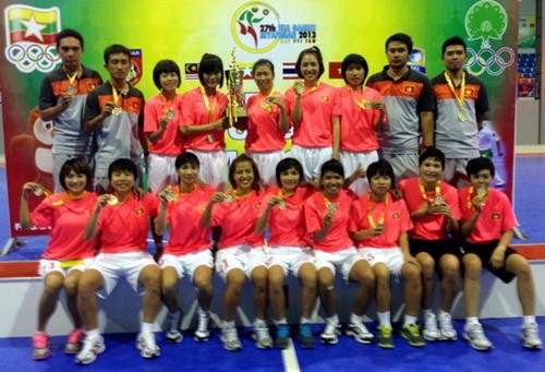 Logros destacados de deportistas vietnamitas en juegos regionales  - ảnh 1