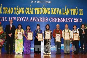 Premio KOVA para colectivos y particulares más sobresalientes en estudio y trabajo - ảnh 1