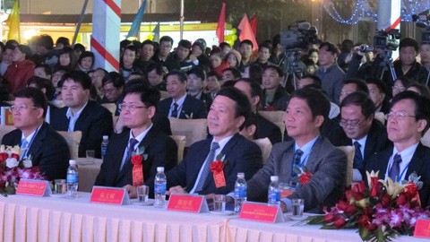 Inaugurada Feria Internacional de Comercio y Turismo Vietnam-China 2013 - ảnh 1
