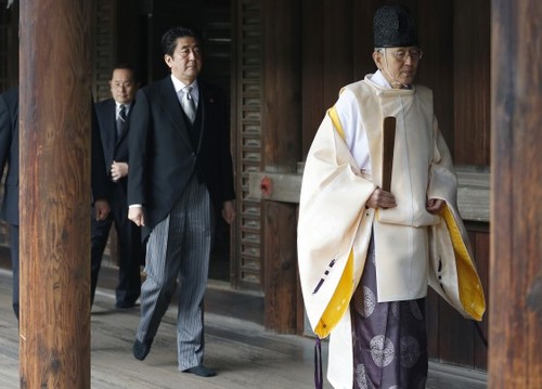 Critican países visita de premier japonés a polémico templo  - ảnh 1