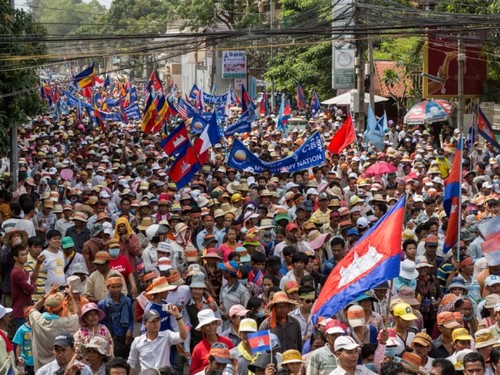 Oposición de Camboya congela protestas y marchas diarias contra el Gobierno - ảnh 1