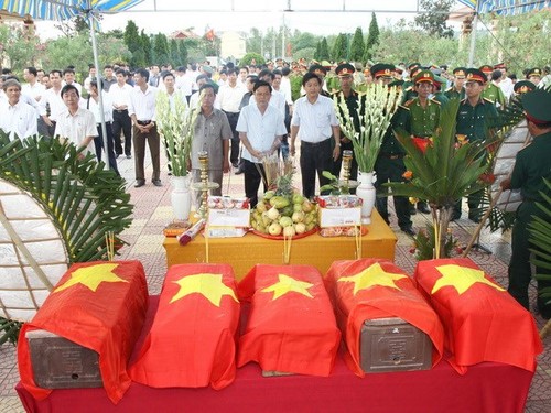 Vicepremier vietnamita exhorta a acelerar búsqueda y repatriación de restos de combatientes - ảnh 1