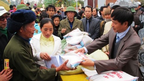 Vietnam, por atender mejor la vida de los pobres en 20l4 - ảnh 1