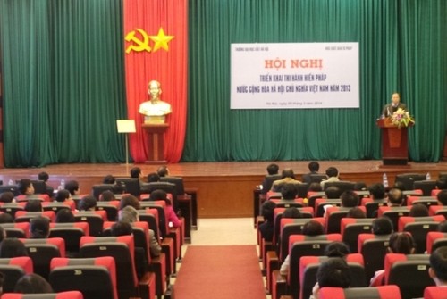 Promueven despliegue de Constitución 2013 en Universidad de Derecho de Hanoi - ảnh 1