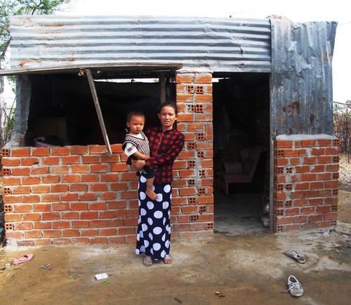 Fondo “Gilaipraung” en compañía de pacientes pobres de etnia Cham - ảnh 3