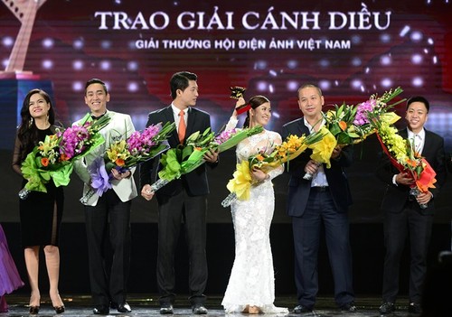 Entregan premios “cometa” para las mejores obras cinematográficas de Vietnam en 2013 - ảnh 1