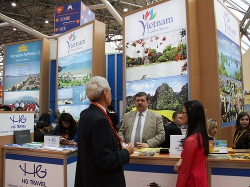Vietnam participa en la mayor feria de agencias turísticas de Moscú  - ảnh 1